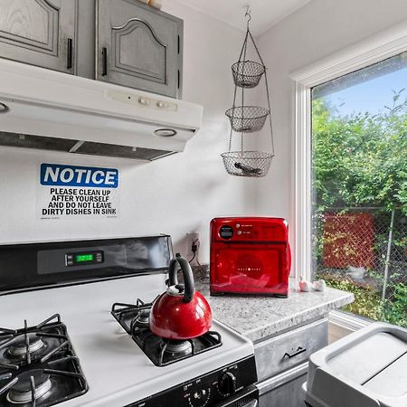 Simple Deluxe Private Room Anchorage Exterior photo