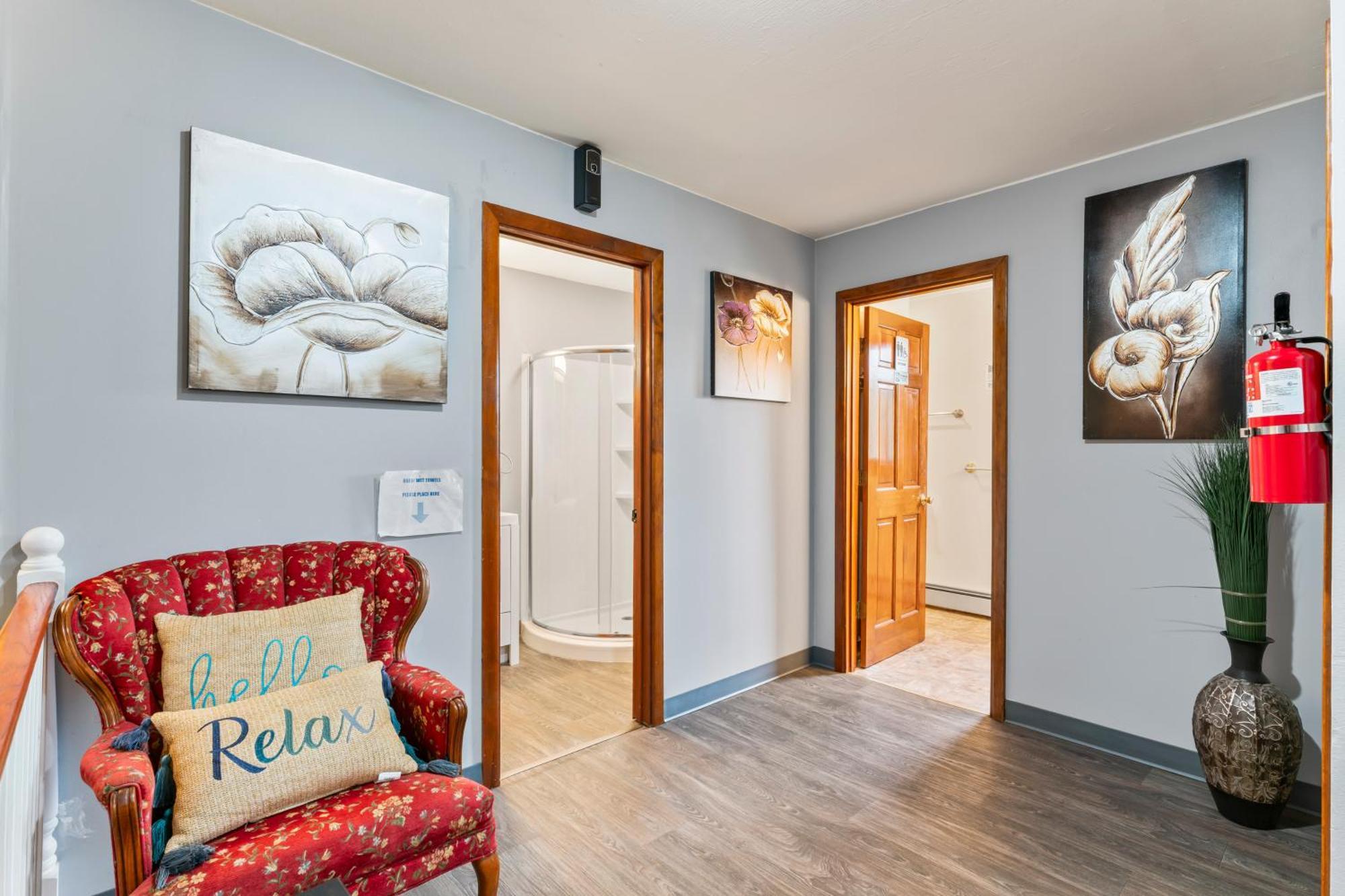 Simple Deluxe Private Room Anchorage Exterior photo